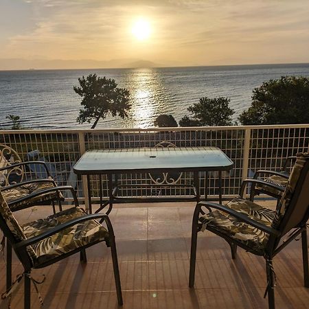 Sea View Apartment With Swimning Pool Mesongí Buitenkant foto