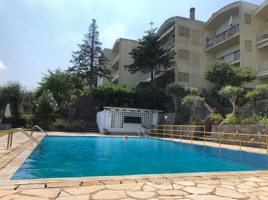 Sea View Apartment With Swimning Pool Mesongí Buitenkant foto