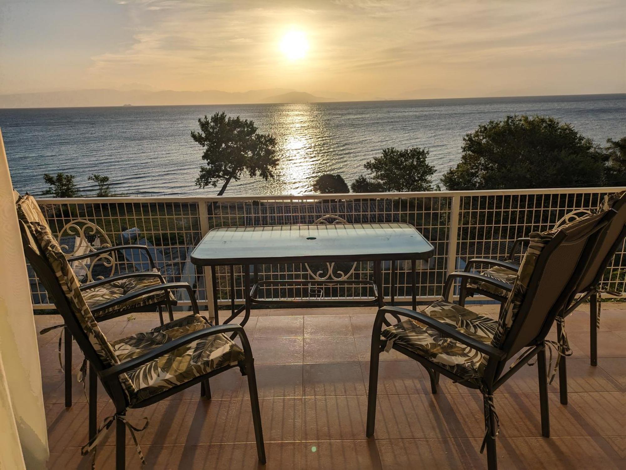 Sea View Apartment With Swimning Pool Mesongí Buitenkant foto